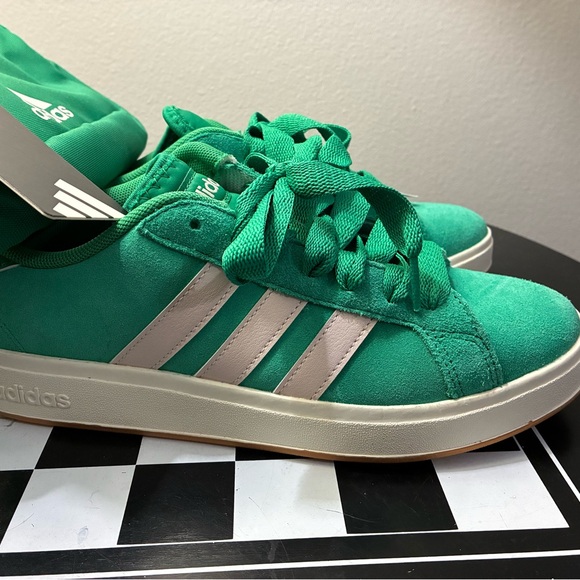 adidas Kids Green Suede Sneakers with Matching adidas Pouch - Picture 2 of 5